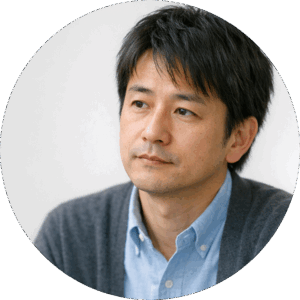 採用について相談している様子